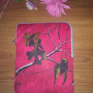 NWOT pink camo tablet case